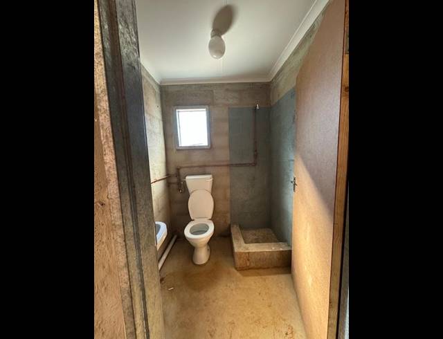 2 BEDROOM FREESTANDING FOR SALE IN MPOPHOMENI
